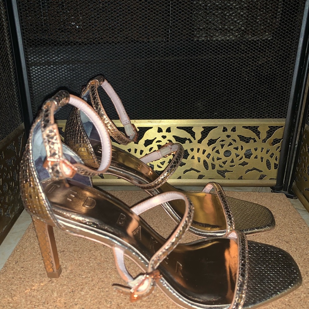 Ted Baker London Triam Women’s Size 7 Bronze Metallic Strappy  Pump